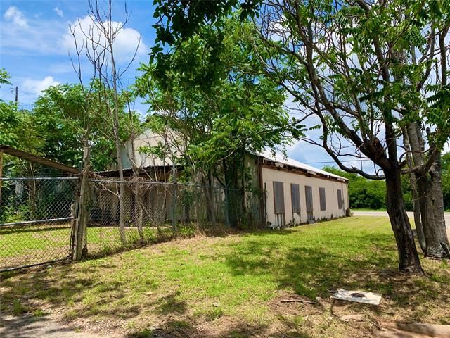 1601 W Pearl St, Granbury, TX 76048